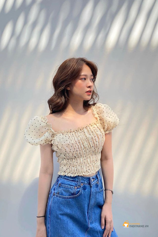Áo croptop tay bồng chấm bi nhẹ nhàng