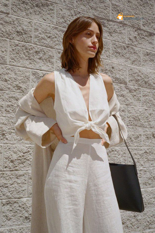 Áo nơ ngực phối tông xuyệt tông với quần linen thoáng mát