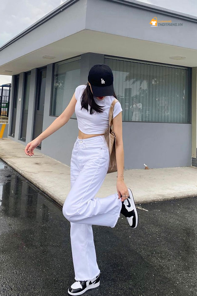 Quần jean trắng phối áo trắng croptop