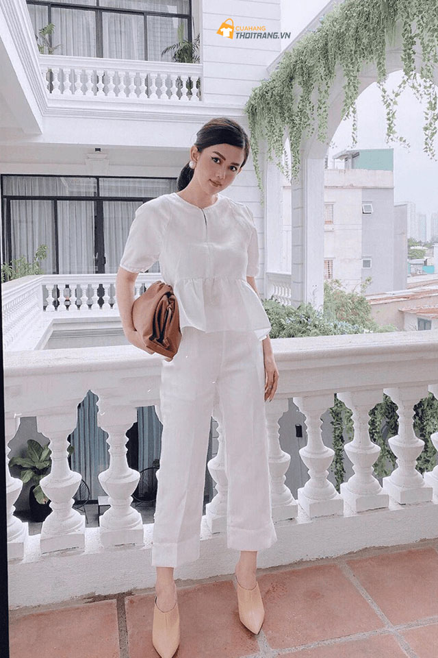 Set đồ công sở với quần âu trắng thanh lịch