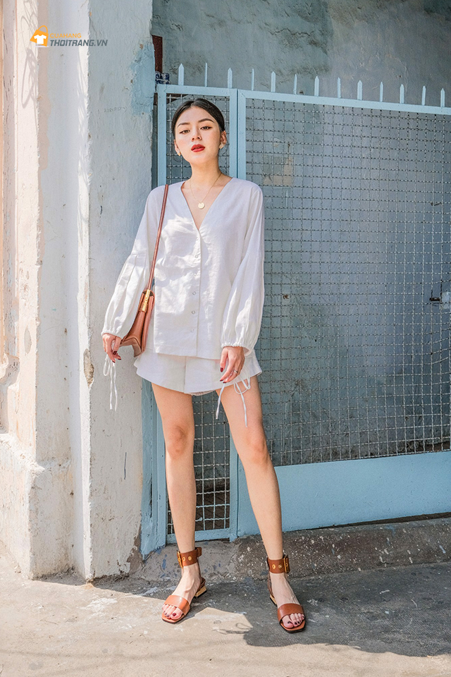 Áo sơ mi phom rộng kết hợp quần short cùng chất vải